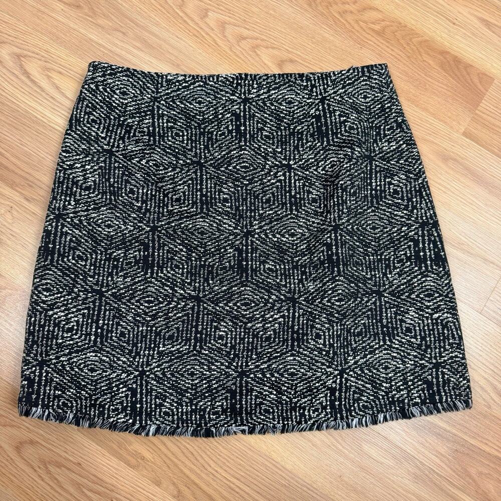Women's Banana Republic Skirt Geometric Print Black White Thick Size 8